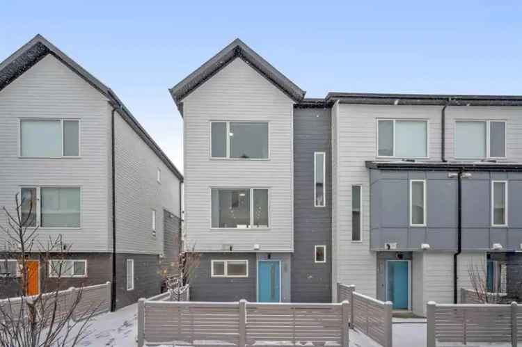 Townhouse For Rent in Calgary, Alberta