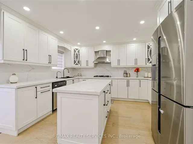 Luxury 5 3 Bed 5 Bath Home Renovated Double Car Garage