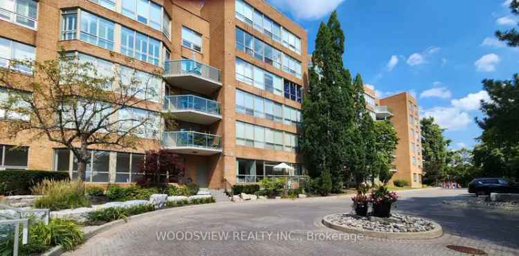 Spacious Renovated Condo near Hwy 404