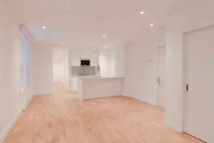 Renovated 2 Bedroom Apartment Near Cote des Neiges Metro
