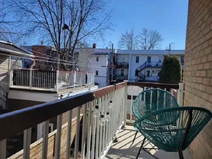 Plateau Mont-Royal 1-Bedroom Apartment with Balcony - Cat Friendly