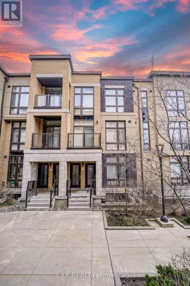2-Bedroom Condo Townhouse Near Subway and Hendon Park
