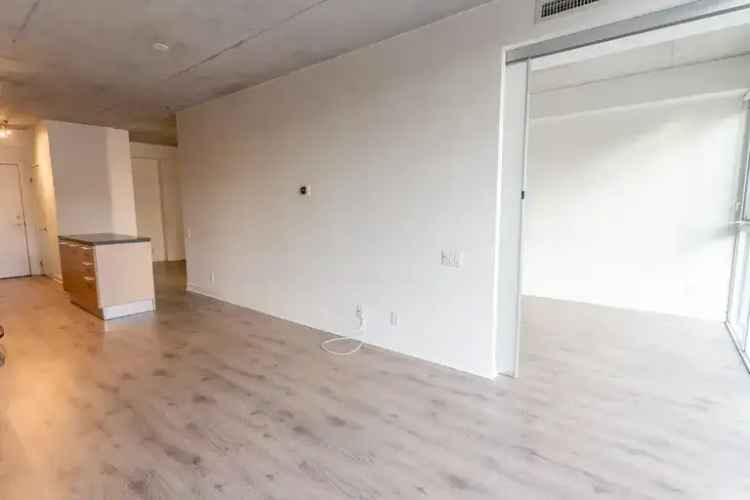 318 King Street East Toronto Condo 1 Bedroom Plus Den