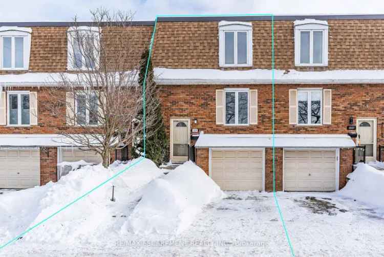 3-Bedroom Townhome in Mountainside Near QEW