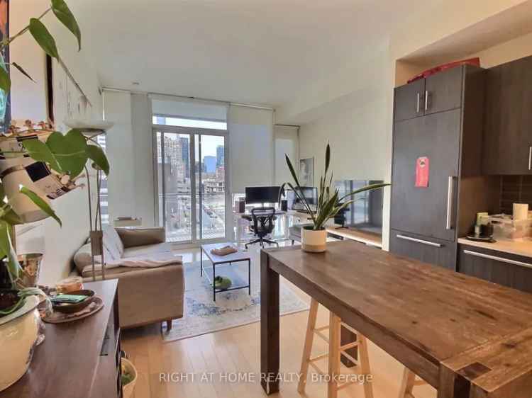 House For Rent in 29, Queens Quay East, Toronto, Ontario