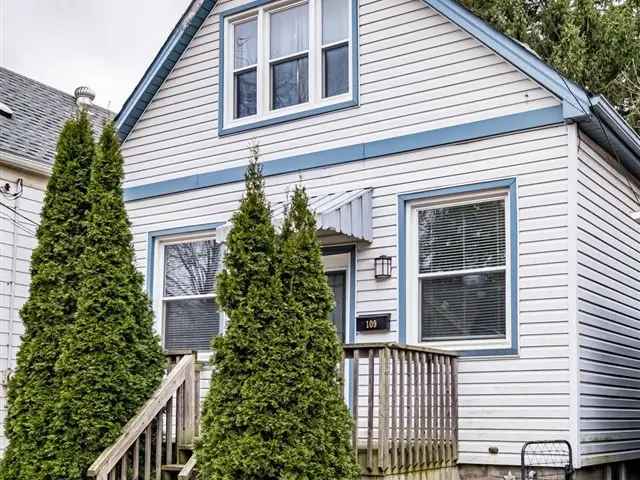 Charming 2-Bed, 2-Bath Home Near McMaster University