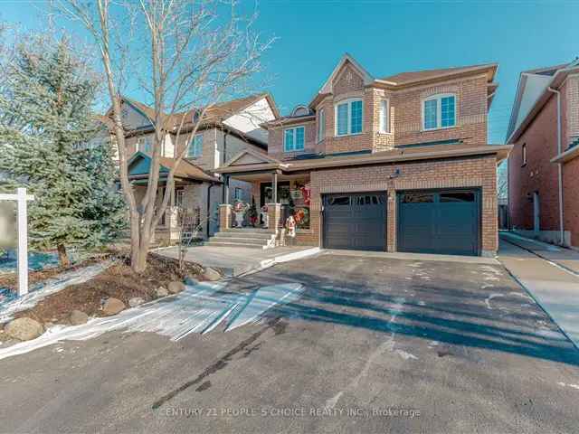 Beautiful 3+1 Bedroom Detached Home Finished Basement Large Lot