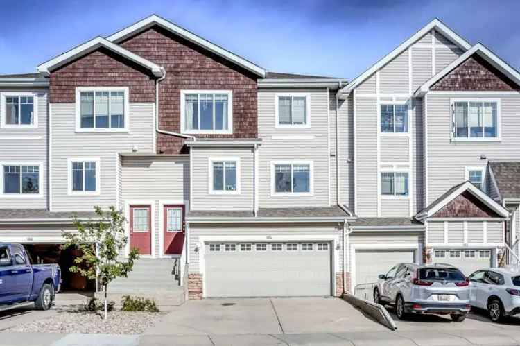 Stunning Executive Townhouse in Hidden Valley - 2 Master Suites, Walkout Basement, Double Garage