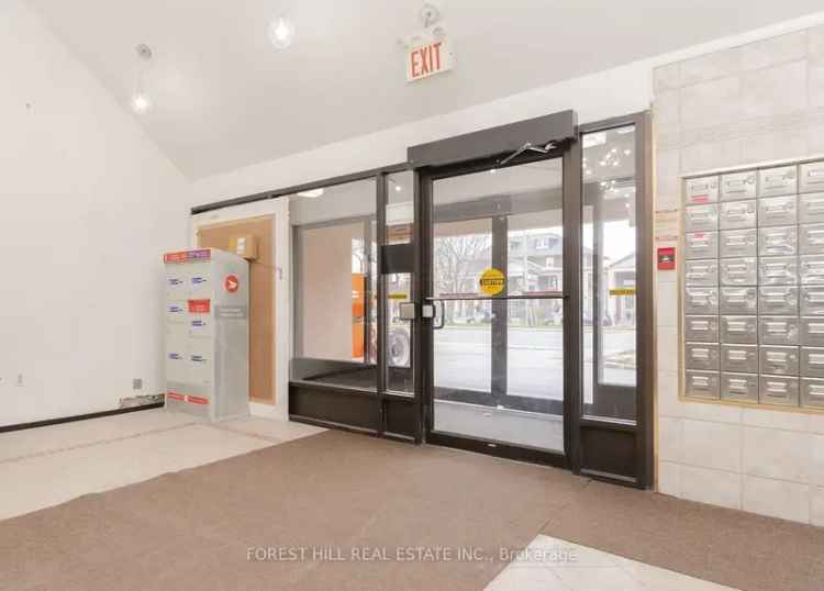 Condo For Sale in 665, Kennedy Road, Toronto, Ontario