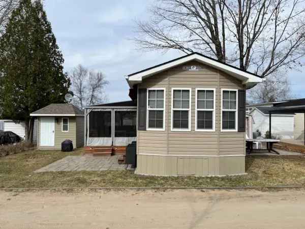 Mobile Home for Sale Quebec North Shore Private Beach Marina Access