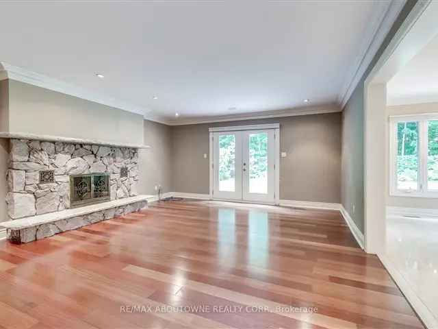 Luxury 5000 Sq Ft Home near U of T Mississauga