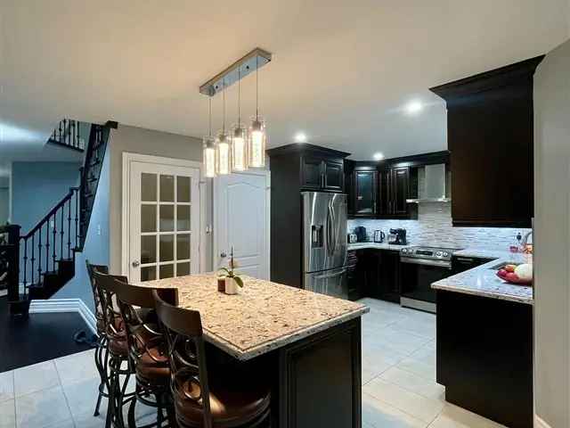 House For Sale in Whitby, Ontario