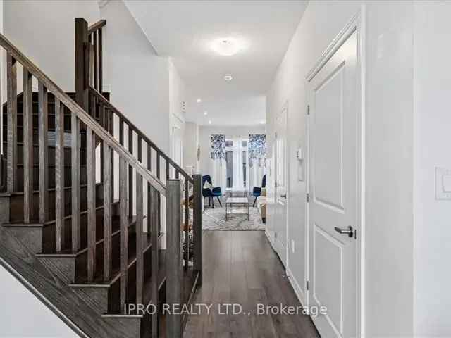 3-Storey Freehold Townhouse in Central Park Stoney Creek Mountain