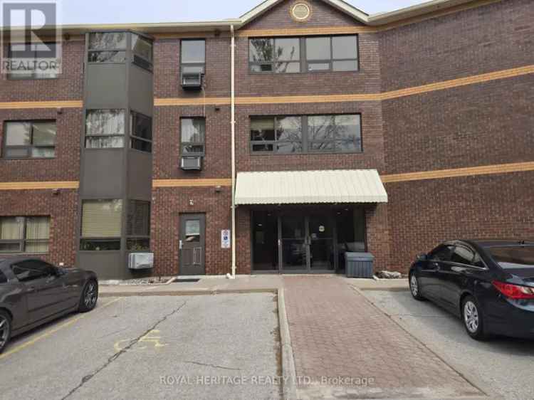 Quiet Low Rise Unit North of Newmarket Near Park and Library