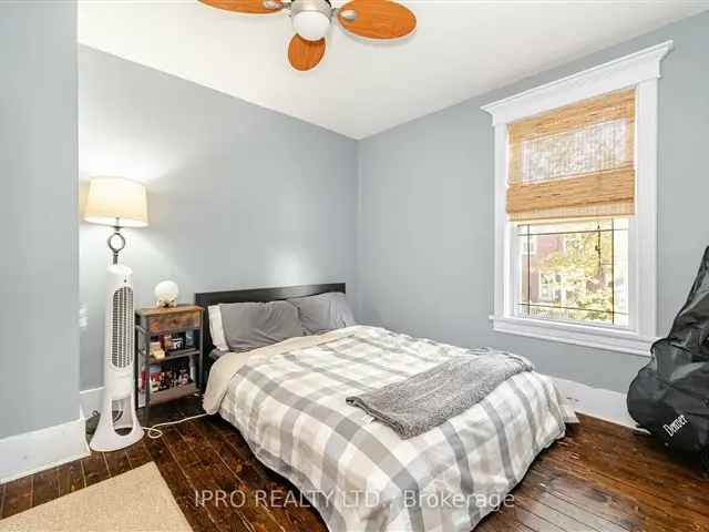 Charming 4-BR Home on Large Lot Near QEW