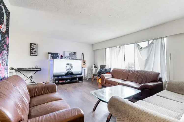 3 Bed 2 Bath Home in Annieville - Private Backyard