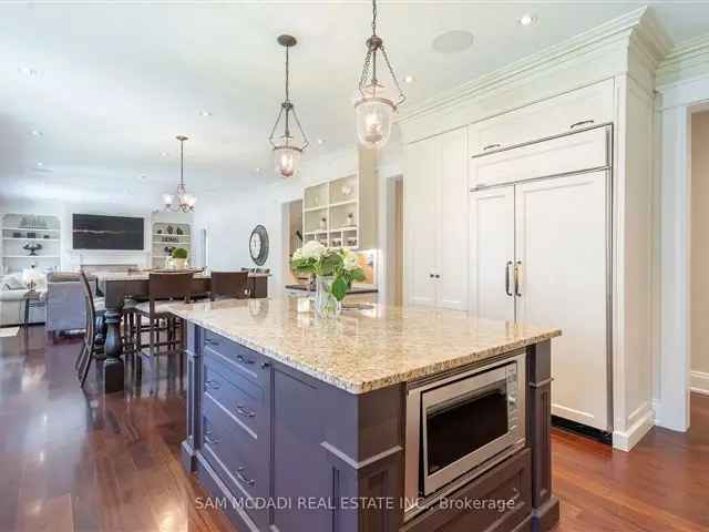 Luxury Coastal Colonial Home in Southeast Oakville