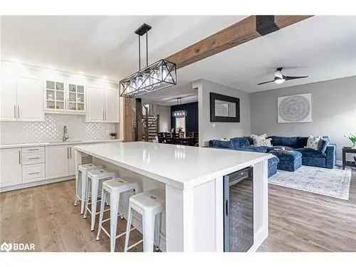 Stunning Updated 3000 Sq Ft Home in Barrie