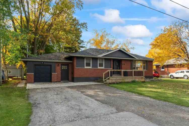 5 Bedroom Brick Bungalow in Harriston