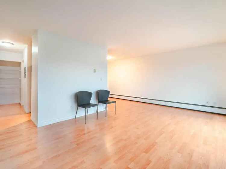 A $298,000.00 Apartment/Condo with 3 bedrooms in South Arm, Richmond