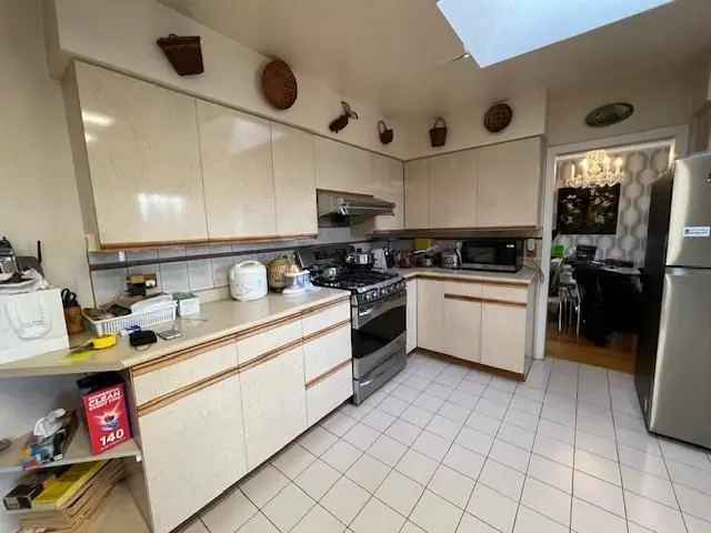 Large Subdividable Lot in Vancouver Collingwood