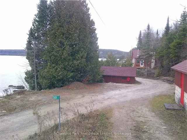 Georgian Bay Waterfront Log Cottage - Over 1 Acre