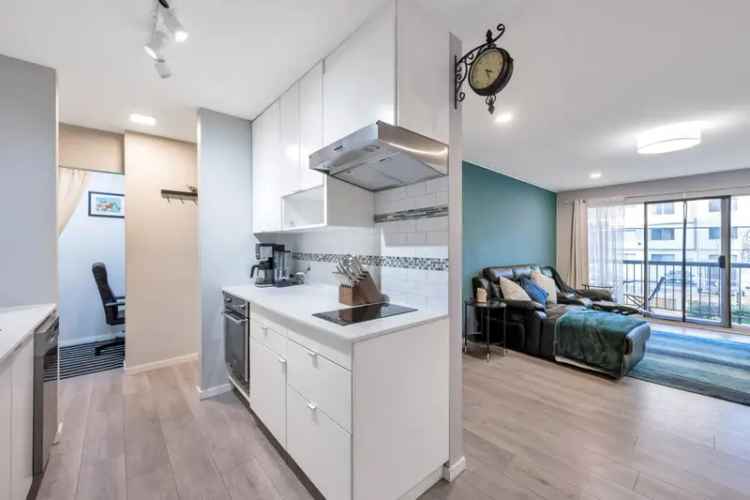 New Westminster Condo: 1 Bedroom, Updated, Steps from Skytrain