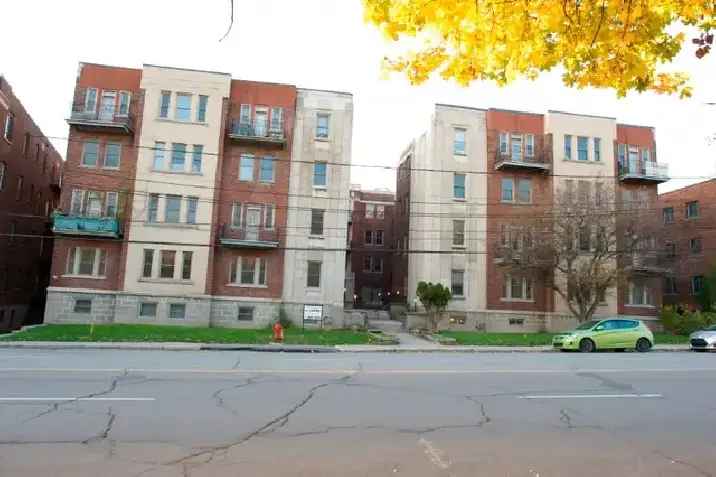 3 bed/2 bath Condo Style/ Avail Jan 1/Westmount Adj. Pets ok