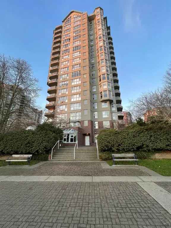 Condo For Sale in New Westminster, British Columbia