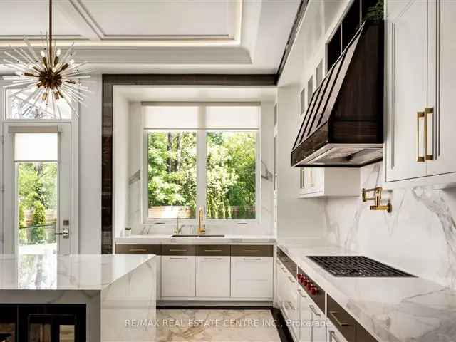 House For Sale in Mississauga, Ontario