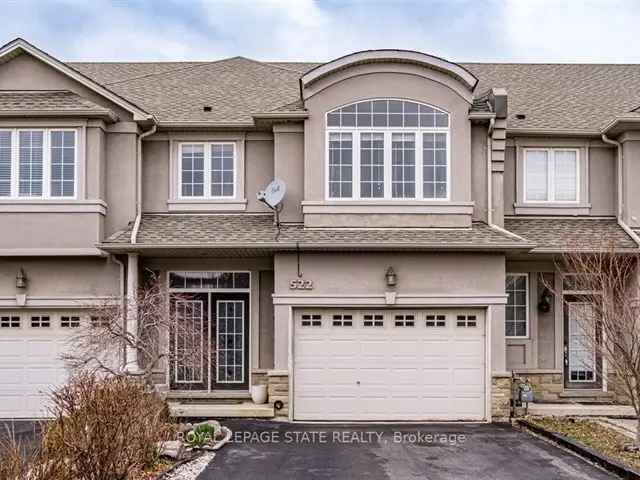 Townhouse For Sale in Hamilton, Ontario