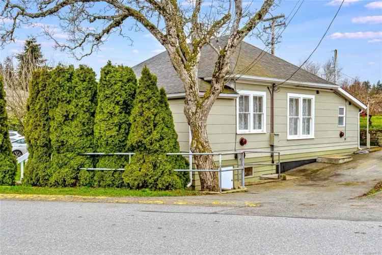 Buy Character Home in Chemainus with Gorgeous Yard and Southern Exposure