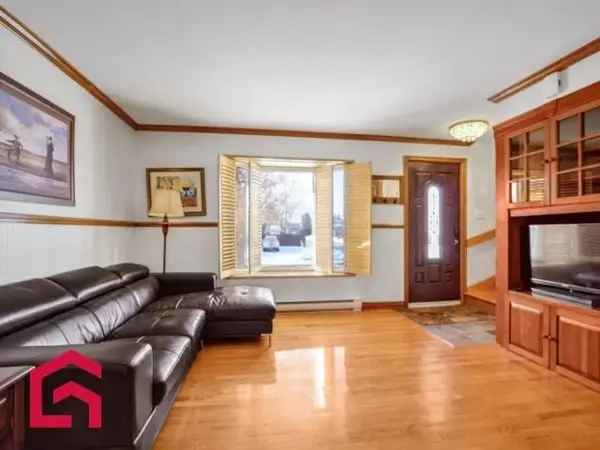 4 Bedroom Family Home in Vaudreuil