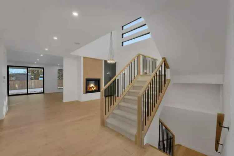 Rent Stunning Custom Home in Rutland Park with Luxury Features