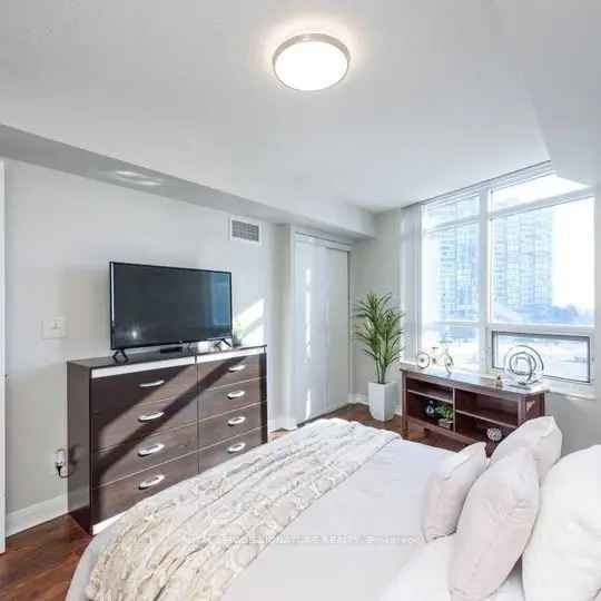 Rent Stunning 1 Bedroom Plus Den Unit in Mississauga with Luxury Features