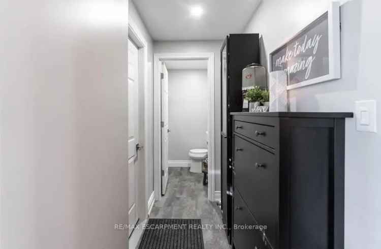 3-Bedroom Home in Meadowvale Mississauga