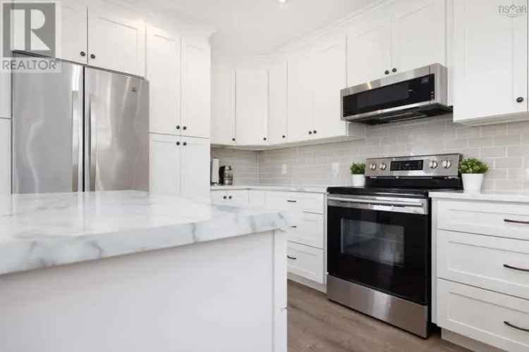 Lakeside Bungalow on Porters Lake 3800 sq ft