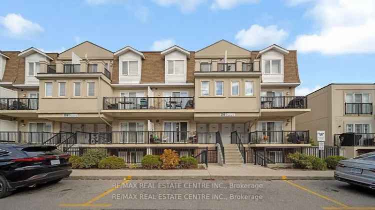 Condo For Sale in 3041, Finch Avenue West, Toronto, Ontario