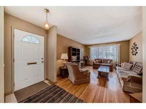 House For Sale In Glamorgan, Calgary, Alberta