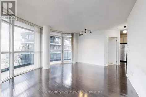 Rent Luxury High Rise Apartment in Toronto with Stunning City View