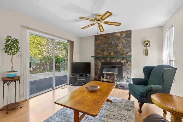 Elgin Chantrell House for Sale: 3-Bedroom Rancher