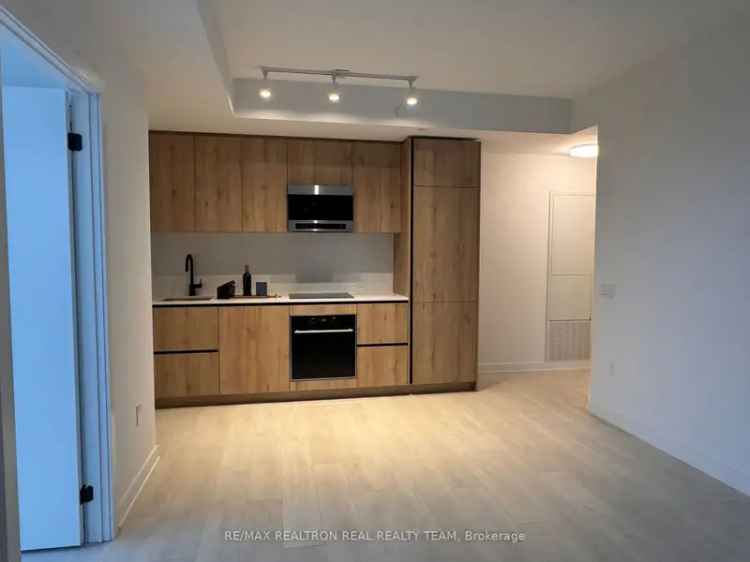 Stunning 2 Bedroom Condo Yonge Eglinton