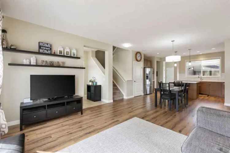 House For Sale in Calgary, Alberta