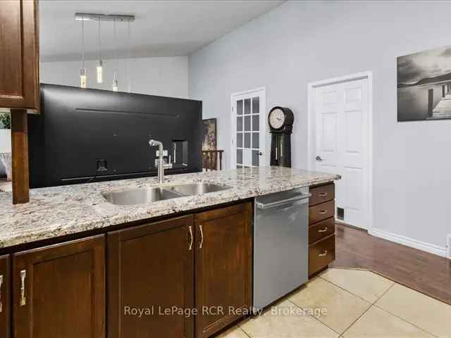 Investment Opportunity Stunning Legal Duplex 4 1.5 Baths Granite Countertops