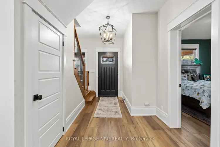 1915 Port Colborne Renovation 2100 Sqft 3 Bed 3 Bath Detached Garage