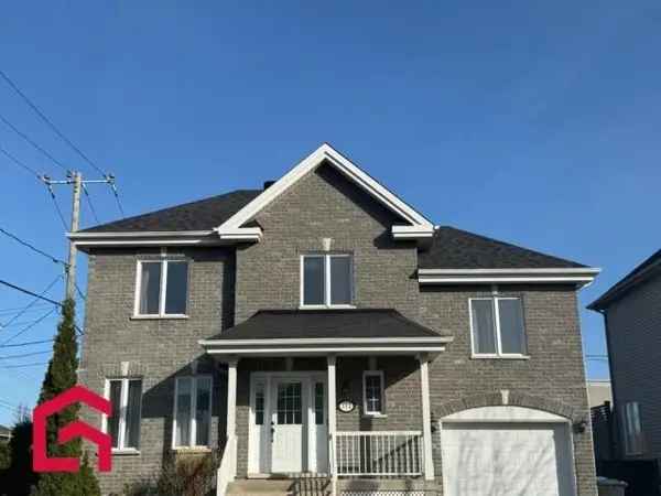 4 Bedroom Cottage near La Mosaïque School Montérégie