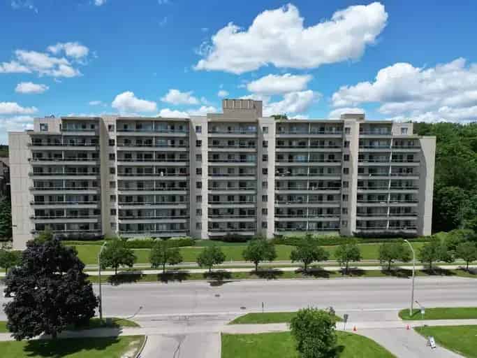 Spacious Kitchener Apartments with Pool Fitness Center