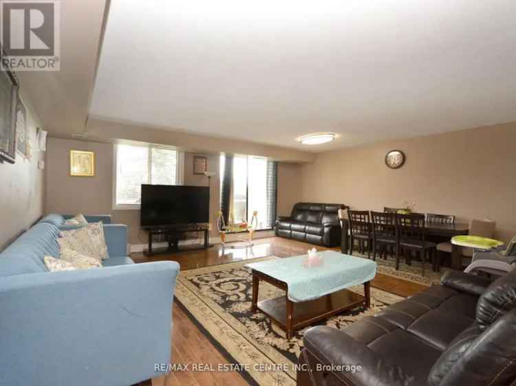 Spacious 4-Bedroom Townhouse Near Square One Mississauga