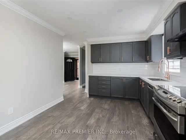 Fully Renovated Alliston Bungalow - Modern Kitchen & Luxurious Bath