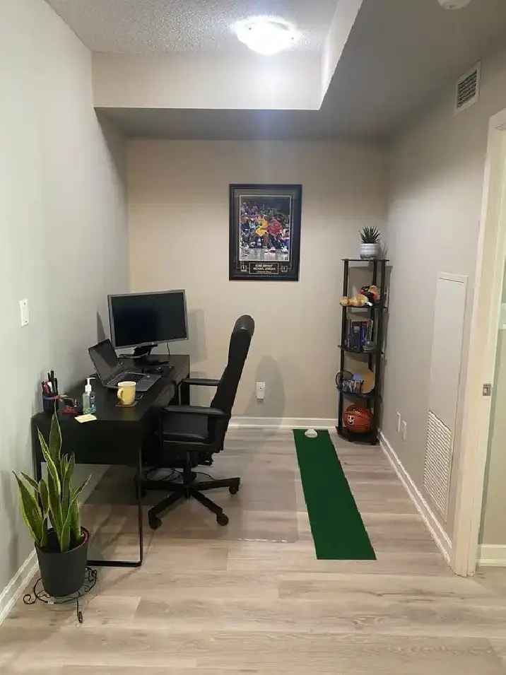 1 Bd   1 Den in the Heart of Downtown/Financial District -33 Bay